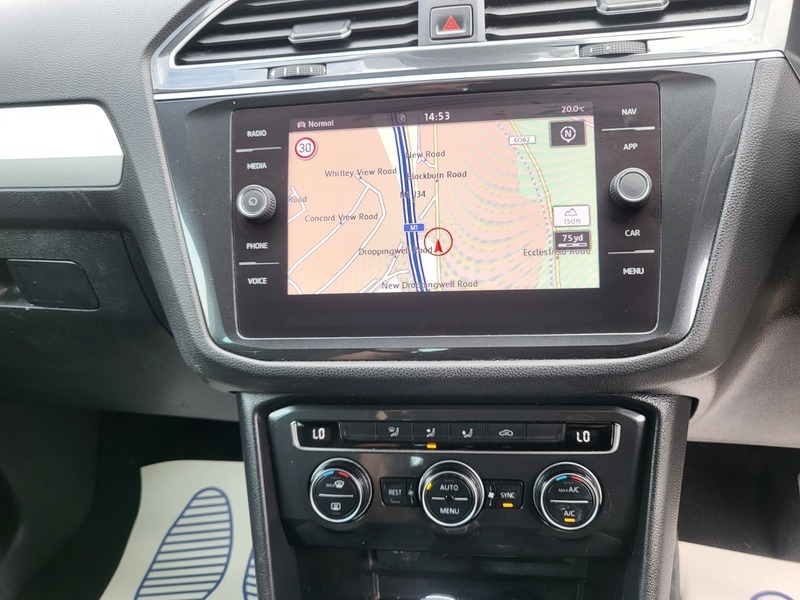 Volkswagen Tiguan Match Tdi 4Motion Dsg White #4