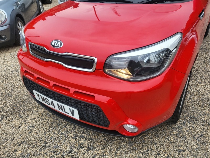 Kia Soul Crdi Connect Red #3