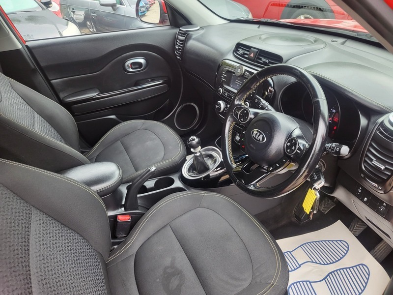 Kia Soul Crdi Connect Red #2