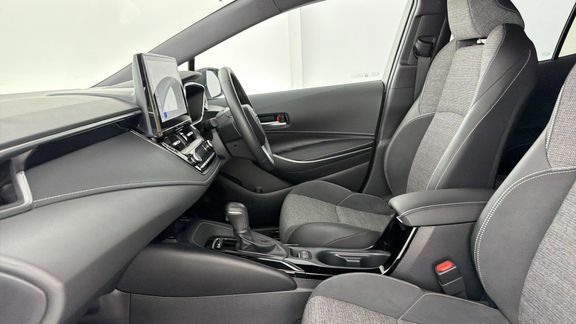 Toyota Corolla Design 1.8 Hb FP25SZR White #5