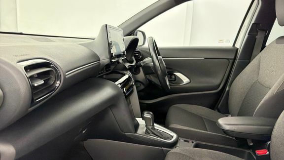 Toyota Yaris Cross Design Fwd WK72YNB White #5