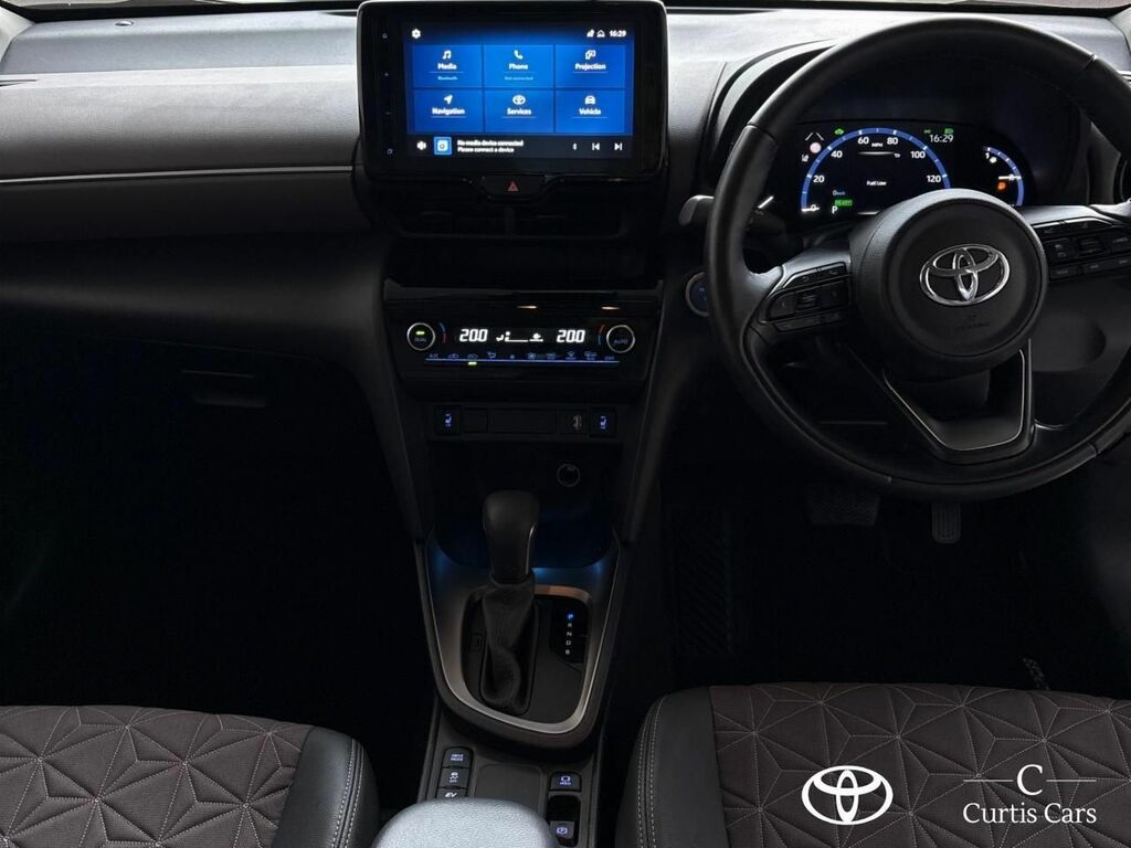 Toyota Yaris Cross 1.5 Vvt-h Excel E-cvt Euro 6 Ss Silver