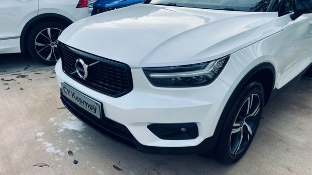 Volvo XC40 T3 R-design Suv AX19YMW White #3