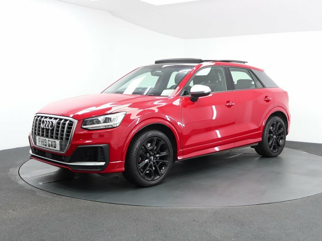 Audi SQ2 Suv Red #4