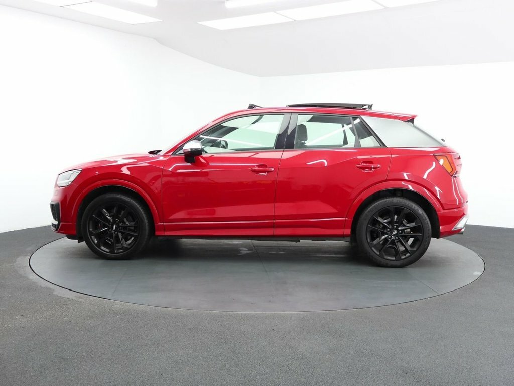 Audi SQ2 Suv Red #5