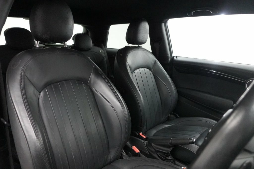 Mini Hatch 2L John Cooper Works ST20JXC Red #3