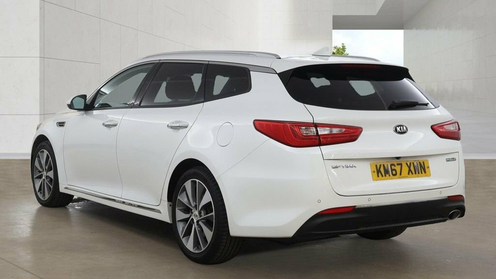 Kia Optima 1.7L 3 White #4