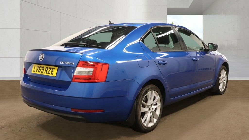 Skoda Octavia 2L Se L LV69RZE Blue #4