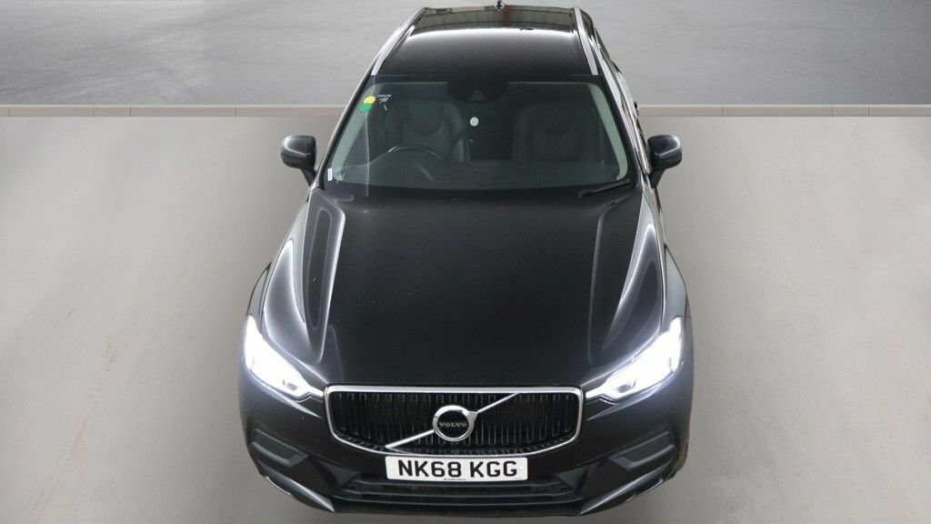 Volvo XC60 2L Momentum Black #6