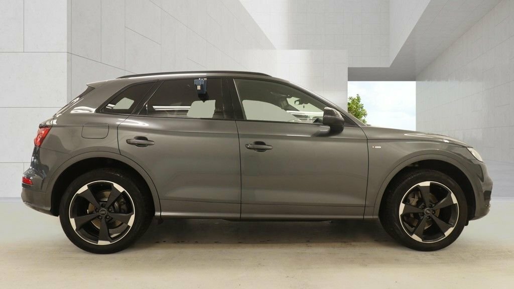 Audi Q5 Suv Black #4