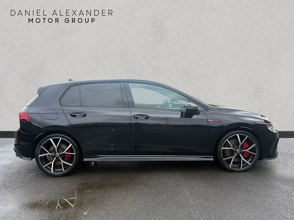 Volkswagen Golf 2L Gti Black #5