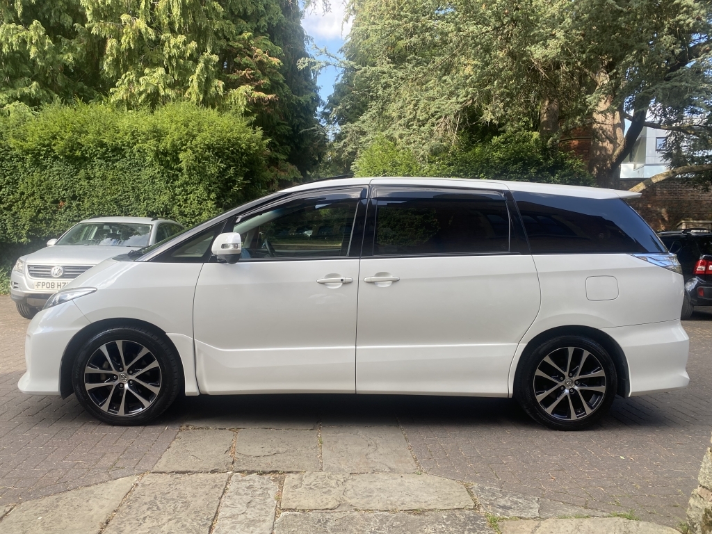 Toyota Estima Mpv White #3