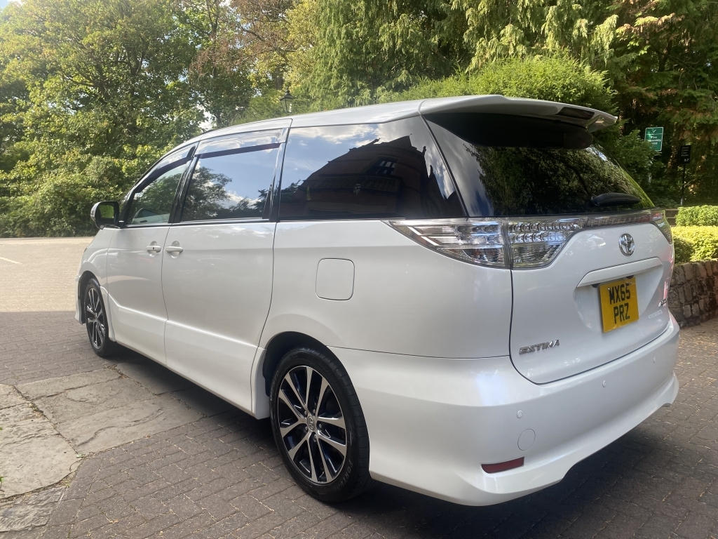 Toyota Estima Mpv White #2