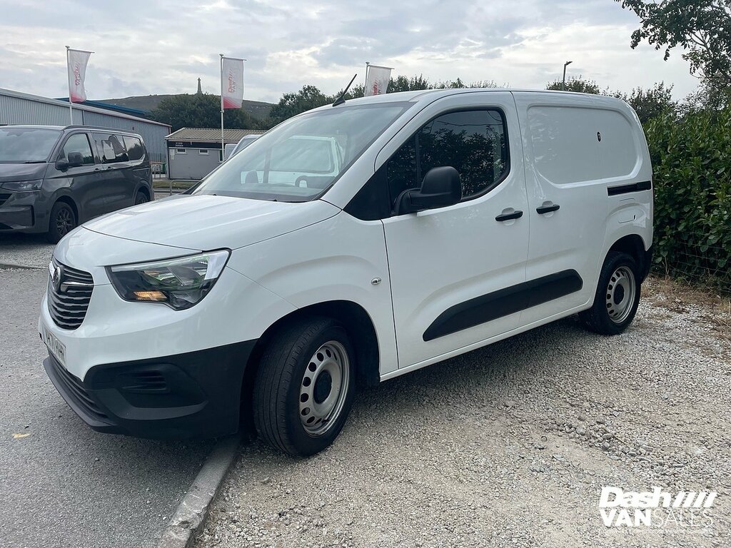 Vauxhall Combo 2300 Edition VK71HHR White #3