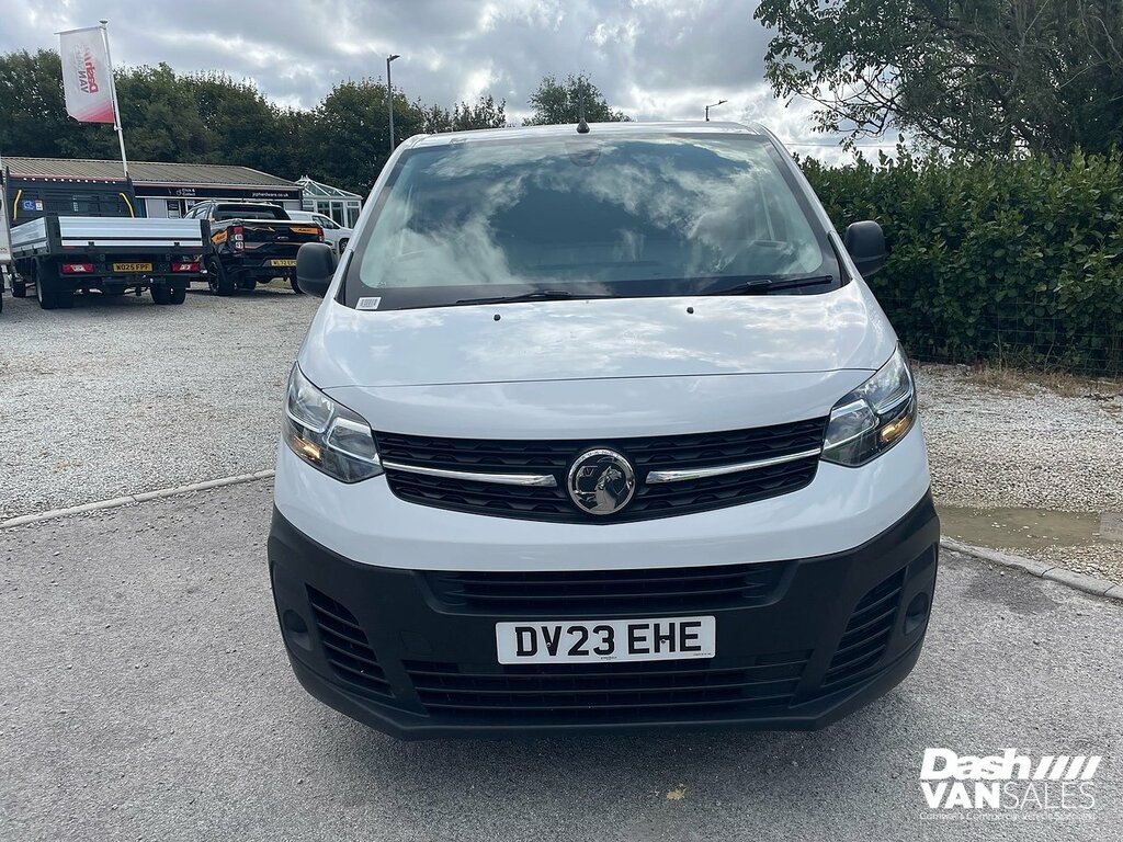 Vauxhall Vivaro Turbo D 2900 Prime White
