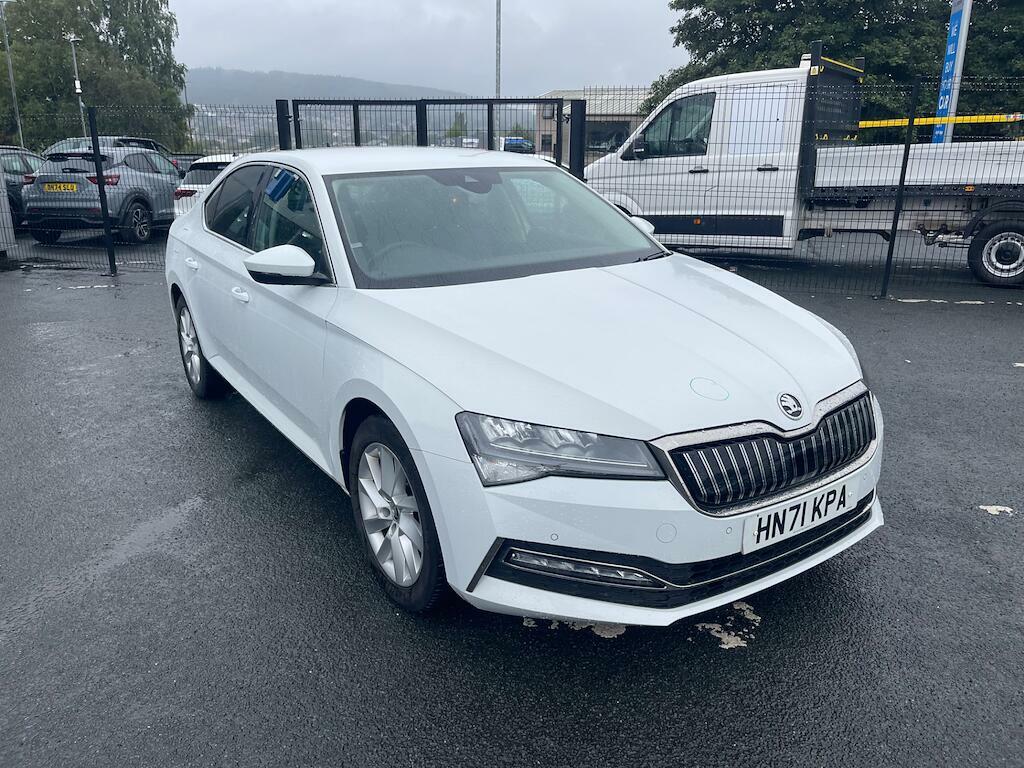 Skoda Superb Se Technology White #4