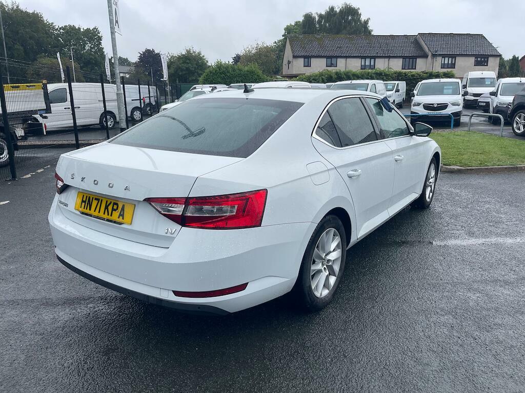 Skoda Superb Se Technology White #3