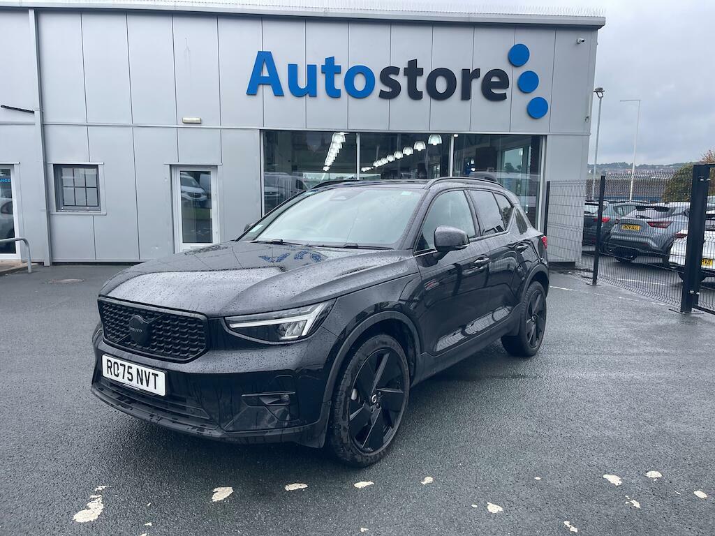 Volvo XC40 2.0 B4 Mhev Plus Black Edition Dct Euro 6 S R075NVT Black
