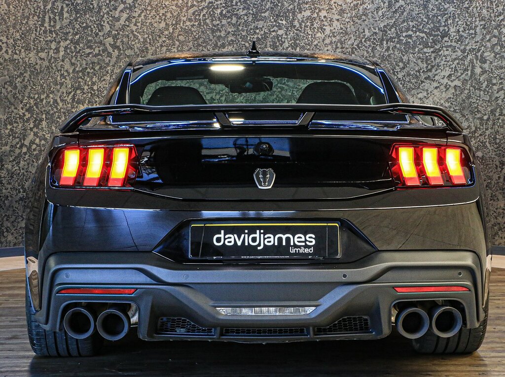Ford Mustang V8 Dark Horse Black #6