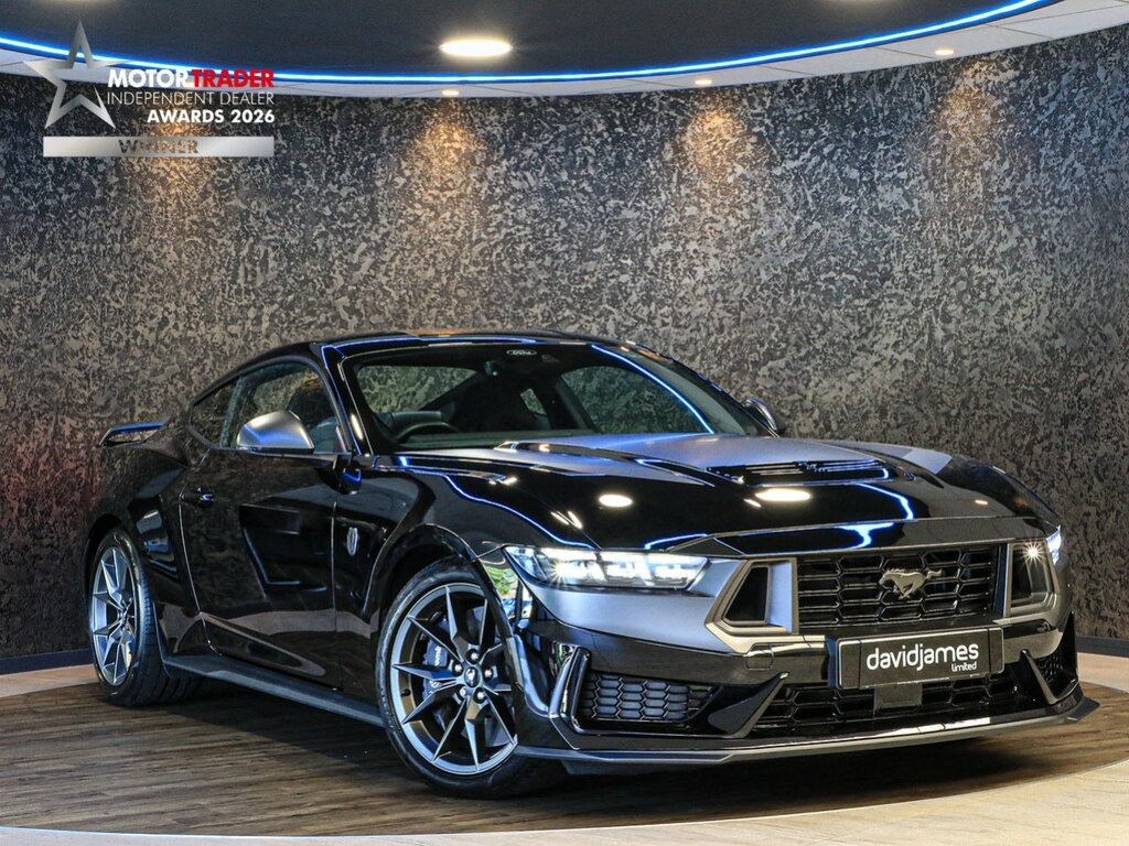 Ford Mustang V8 Dark Horse Black