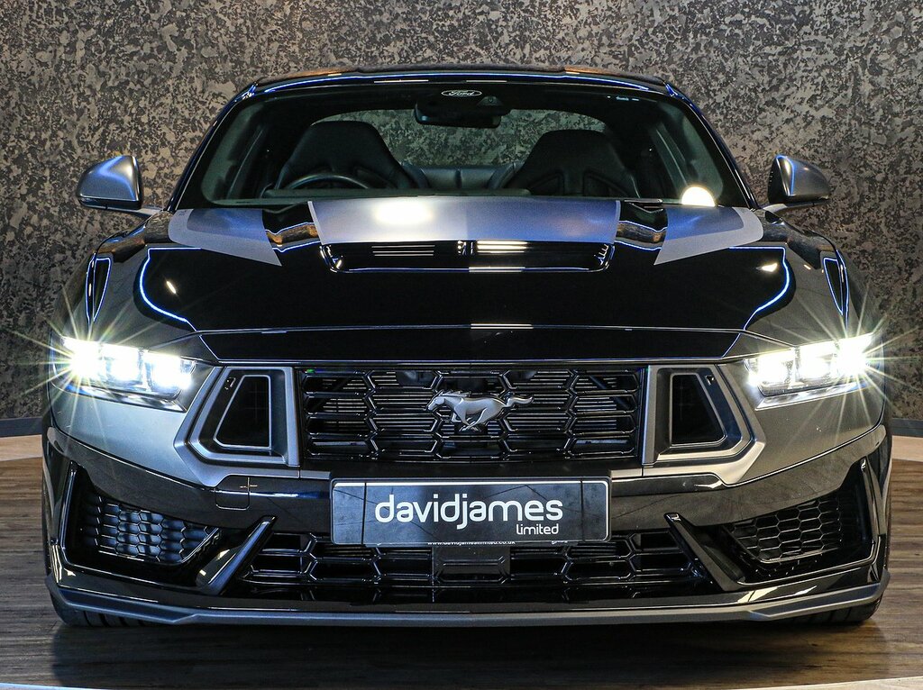 Ford Mustang V8 Dark Horse Black #2