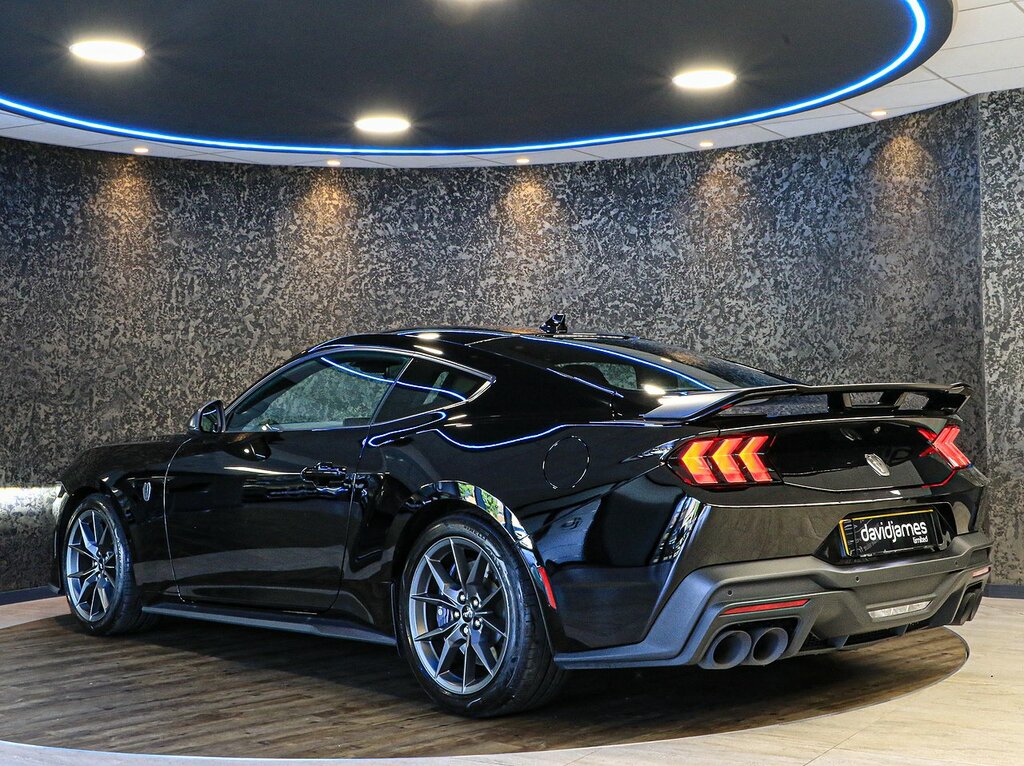 Ford Mustang V8 Dark Horse Black #5