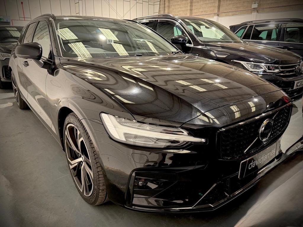 Volvo V60 B4 Mhev Ultra Black