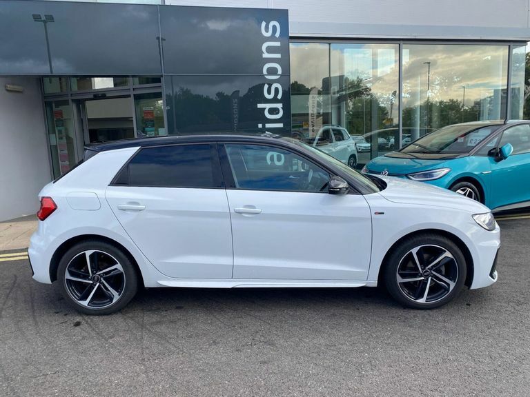 Audi A1 1.0 Tfsi 30 S Line Sportback S Tronic E White #2