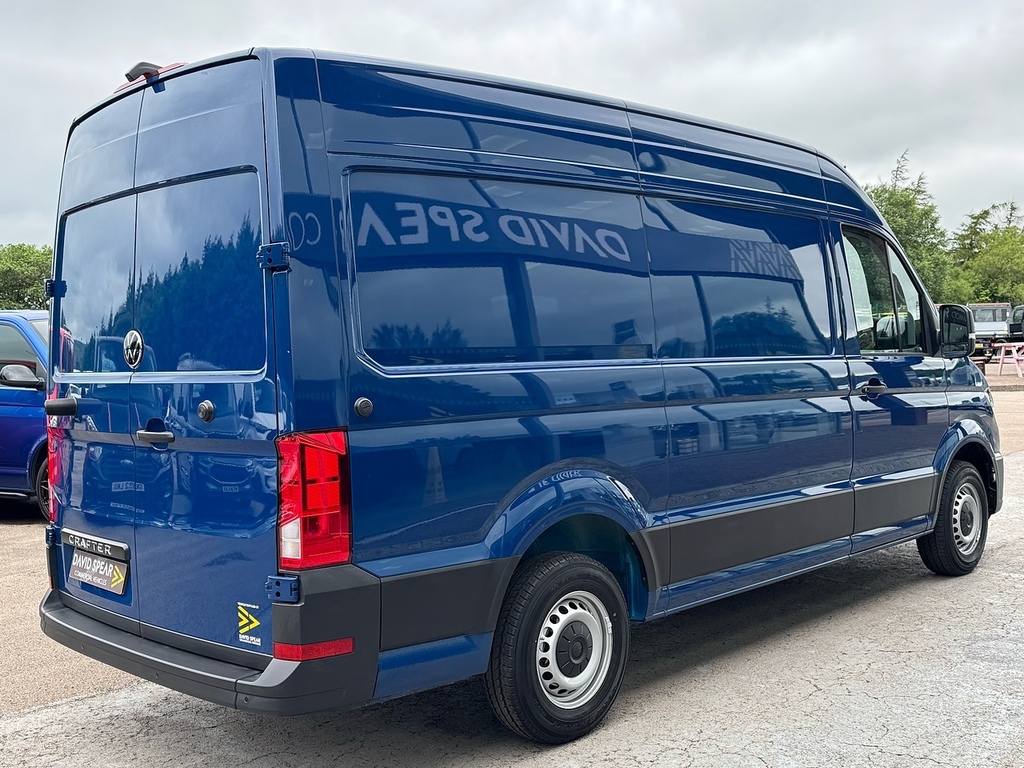 Volkswagen Crafter Tdi 140Ps Cr35 Commerce Plus L2h2 Mwb With Air Con Blue #2
