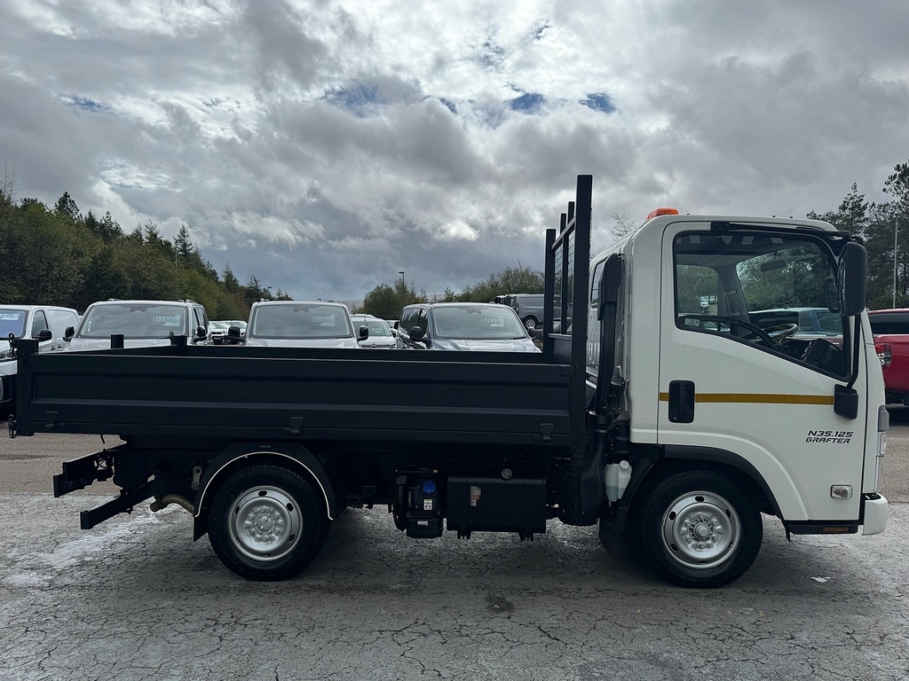 Isuzu  1.9D N35 Green Rwd Swb Euro 6 Trw White #11