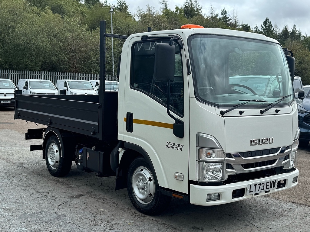 Isuzu  1.9D N35 Green Rwd Swb Euro 6 Trw White #1