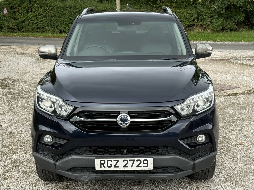 SsangYong Musso White #7