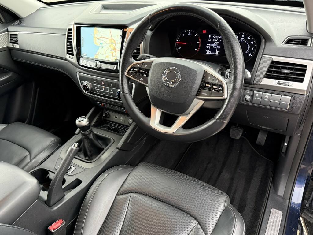 SsangYong Musso White #10