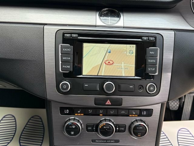 Volkswagen Passat 1.6 Tdi Bluemotion Tech WX64EBC Silver #6