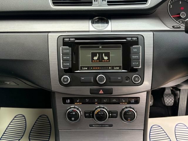 Volkswagen Passat 1.6 Tdi Bluemotion Tech WX64EBC Silver #5