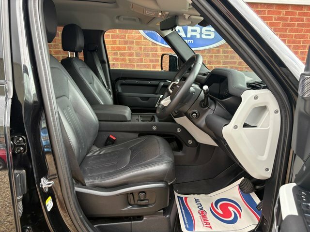 Land Rover Defender 110 3.0 D300 Mhev Se Black #3