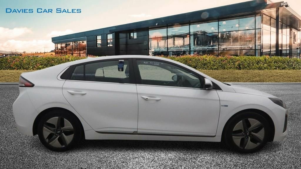 Hyundai Ioniq Hatchback White #5
