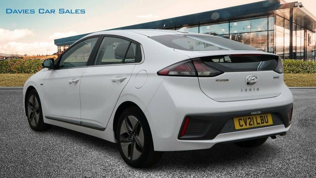 Hyundai Ioniq Hatchback White #3