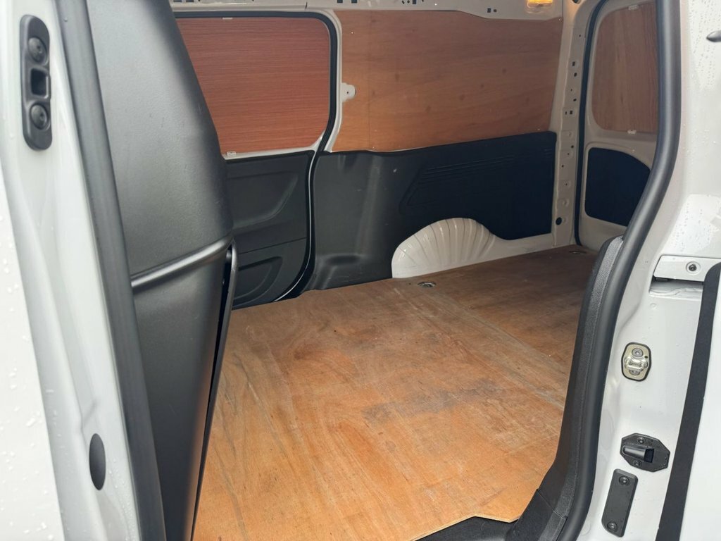 Vauxhall Combo 1.5L Pro 6Dr White #5