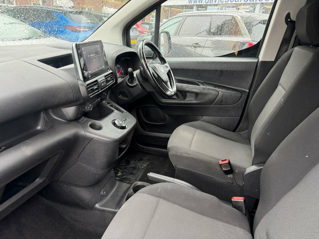 Vauxhall Combo 1.5L Edition White #4
