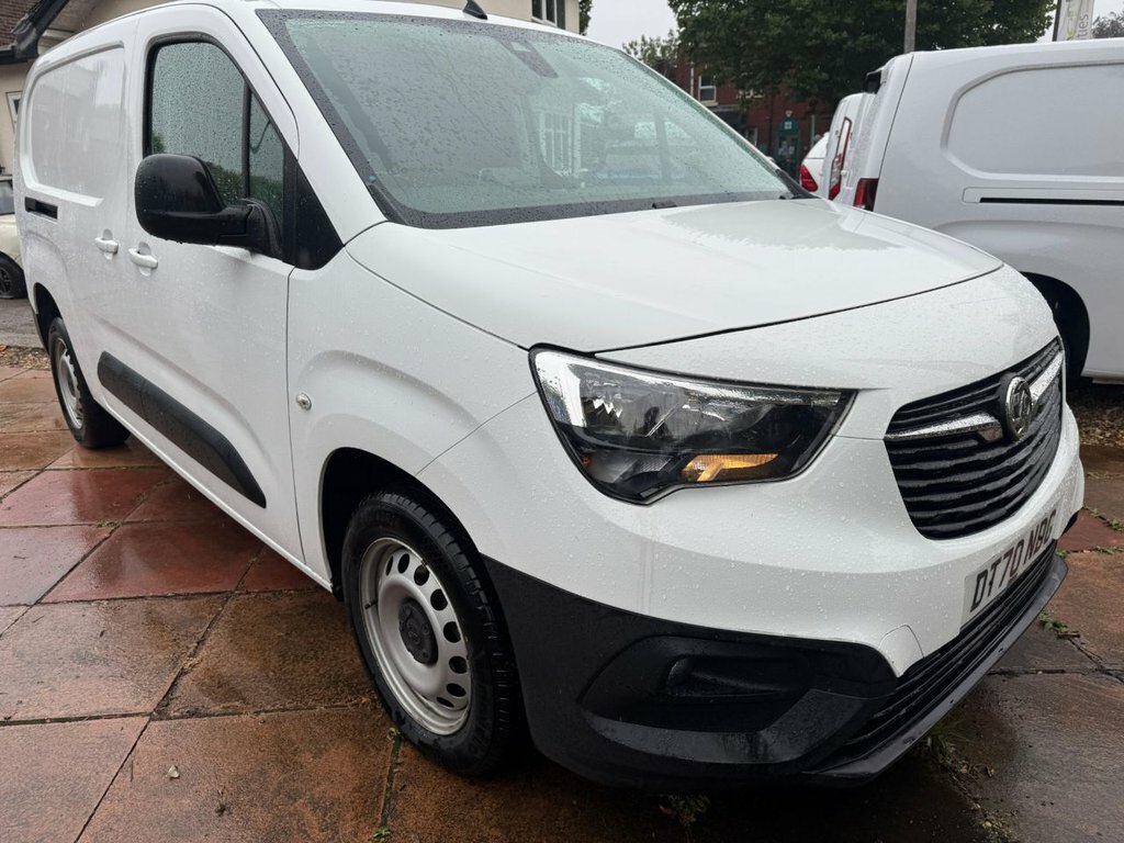 Vauxhall Combo 1.5L Edition White