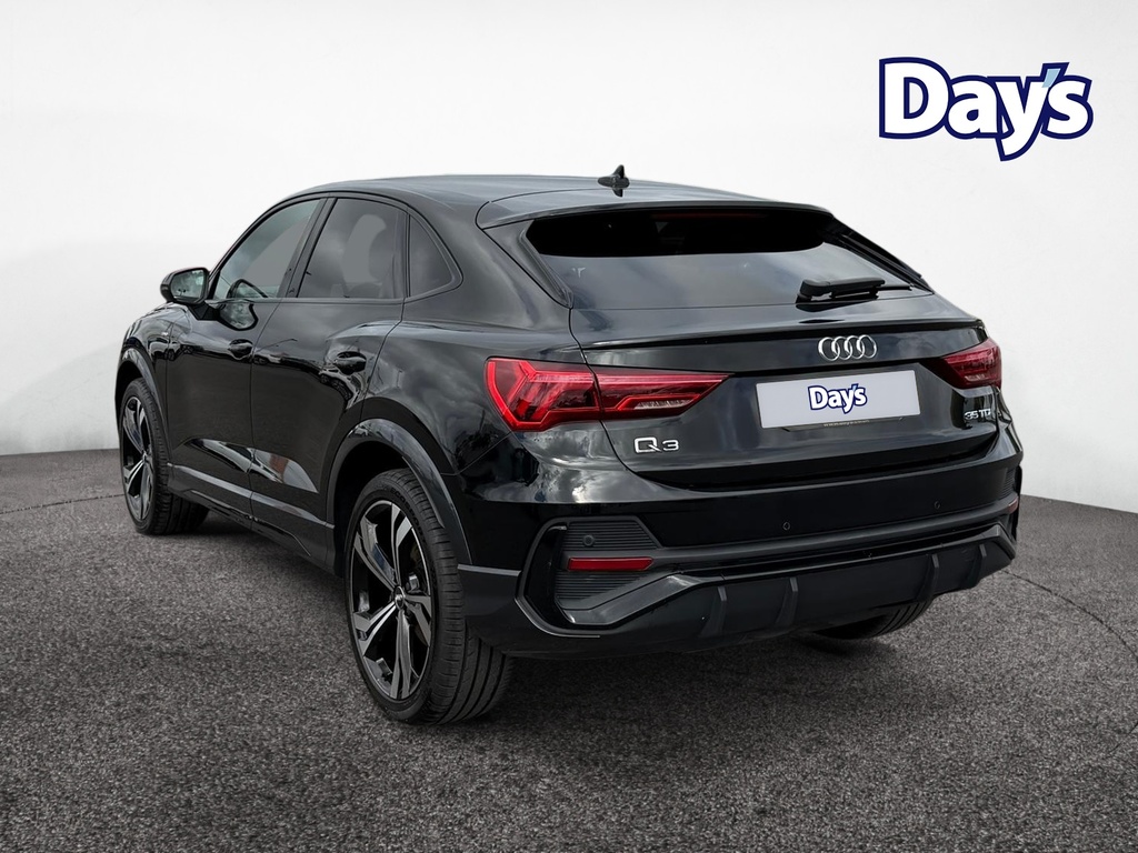 Audi Q3 2.0 Tdi 35 Edition 1 Sportback S Tronic Black #6