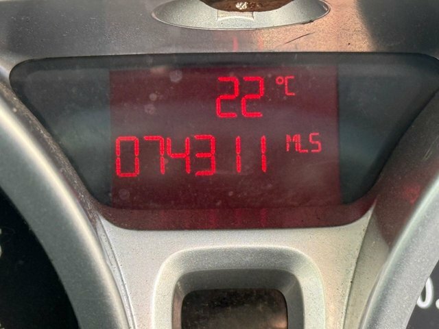 Ford Fiesta 1.25 Zetec Hatchback 129 G Km 8 Green #6