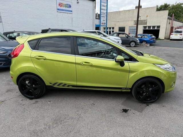 Ford Fiesta 1.25 Zetec Hatchback 129 G Km 8 Green #4