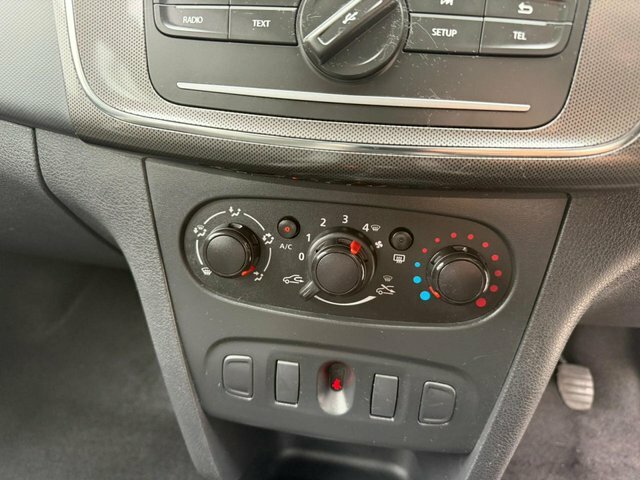 Dacia Sandero Stepway 0.9 Tce Ambiance Hatchback Euro White #4