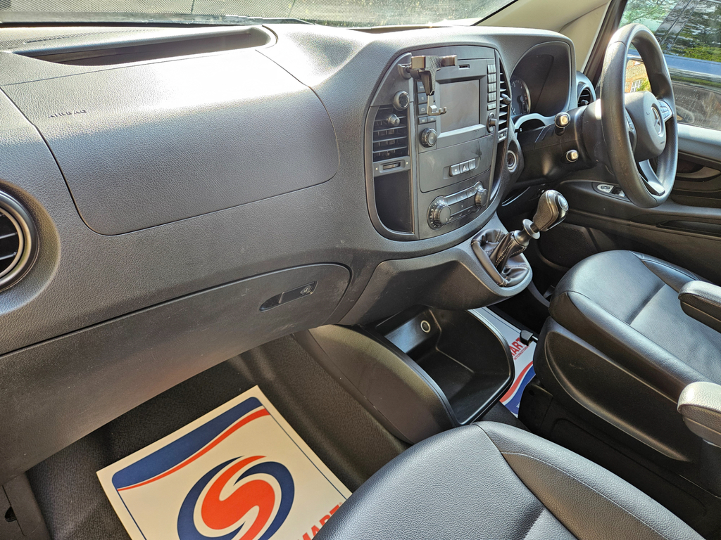 Mercedes-Benz Vito Panel Van Silver #19