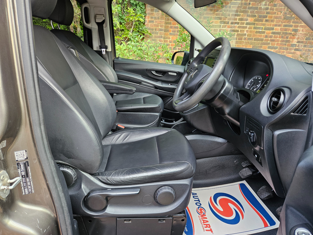 Mercedes-Benz Vito Panel Van Silver #11