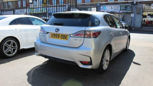 Lexus CT 200H Advance Hatchback Silver #4