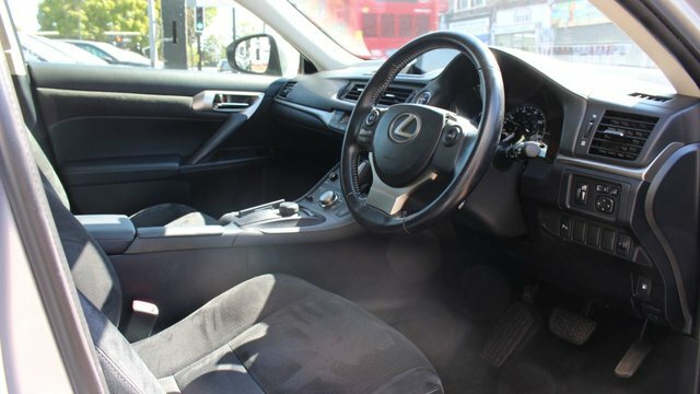 Lexus CT 200H Advance Hatchback Silver #2