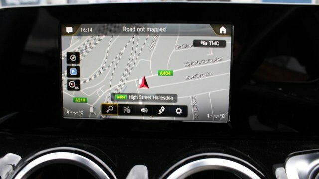 Mercedes-Benz GLB Class Glb200 Amg Line Suv White #4